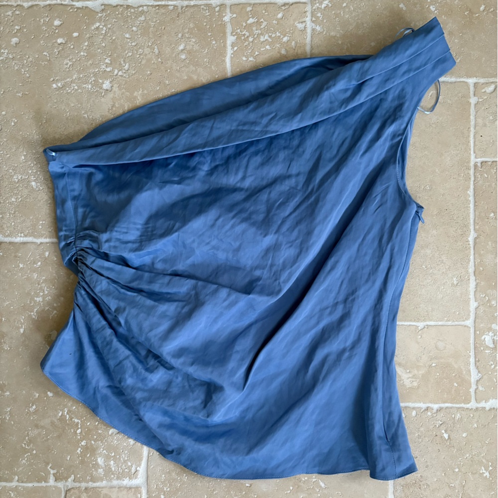 Wrinkled Ruched One-Shoulder Top - Picture 3 of 3